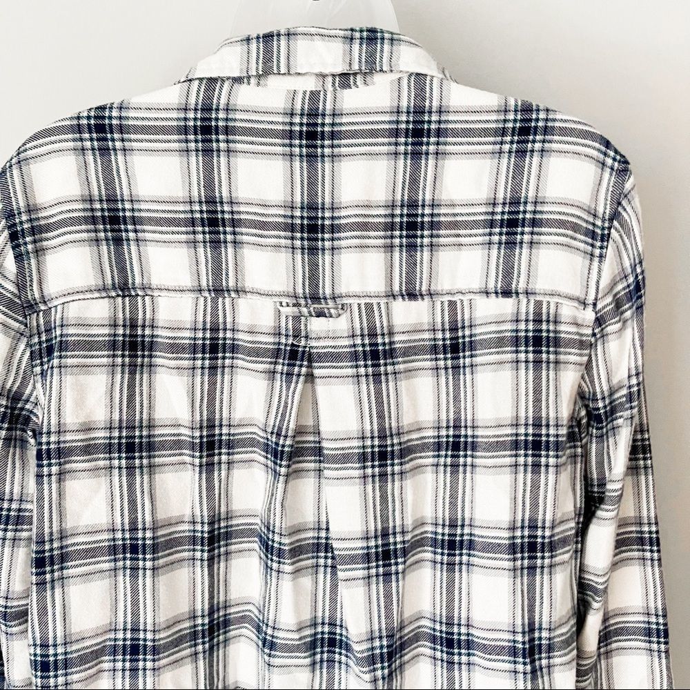 🫐 AMERICAN EAGLE | Blue Plaid Super Soft Cardigan Sweater - Picture 9 of 11